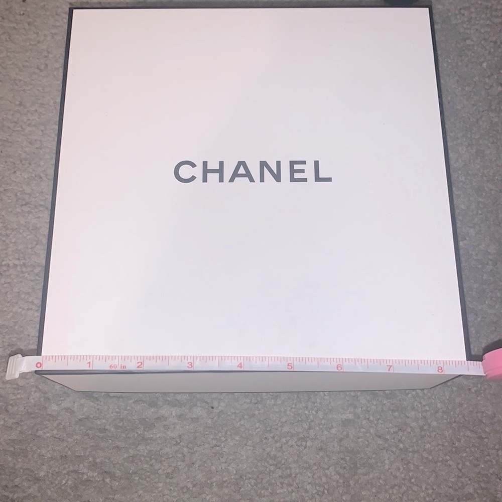 Chanel Box - Picture 2 of 6